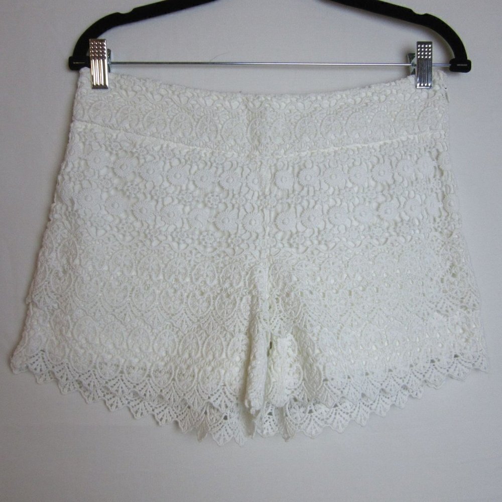 Ann Taylor White Lace Riviera Short Women's 2